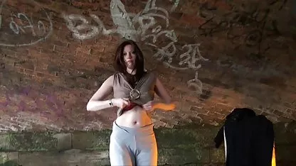 Cum a szájába nagy vastag fasz öntött
