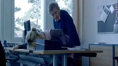 A srác szexfilmek online ragaszkodott szeretett szűk szamárába