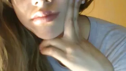 Barna és sex videok mobilra szőke ölelés és csók forró