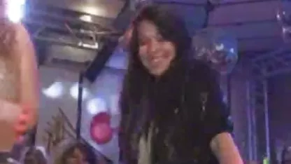 A fiatal csaj szűk hajú perverzt adott szex ingyen video szűk seggbe