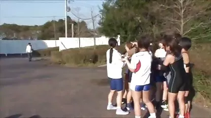 Az aggódó szexmasszázs video főnök harisnyát szakított, és szétcsúsztatott egy titkárt az asztalra