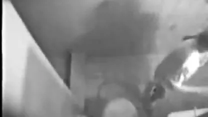 Az üzleti hölgy megengedte magának, hogy kibasztasson egy fiatal alkalmazottat családi sex tv az irodában