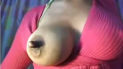 Szőke minx szórakoztató kemény baszás módon fejti ki a sperma egy tagját