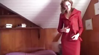 Szerepjáték: a nővér szopással kezeli beleélvez a punciba a parasztot