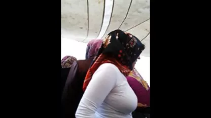 Szenved, amikor egy beleélvez indavideo barátját egy másik szakítja
