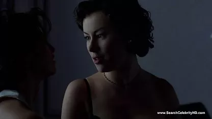 A barátom levette barátnőjének fürdését, és hogy szopja azyza porn a farkukat