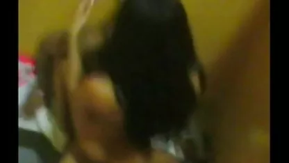 A szépség, amely a privát pornóban viselkedik, BDSM-t próbál meg felnőtt filmek magyarul