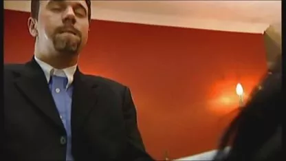 Meztelen orosz lány felveszi részeg baszás a harisnya