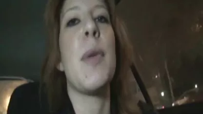 Masszőr teszi a vörös hajú punci spricc ügyfelet szopni a farkát