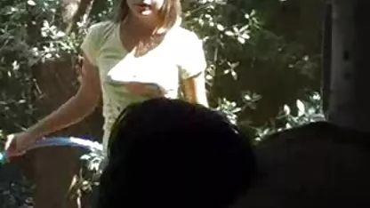 A vőlegény adta pisilős szex a menyasszonynak, hogy szopni, majd szar a punciját